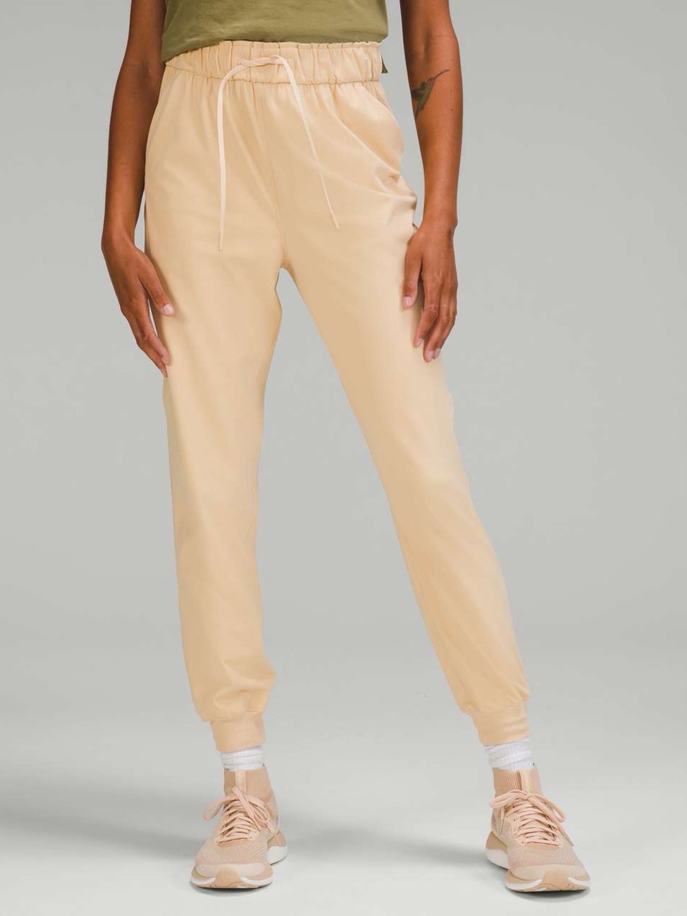 Lululemon Stretch High-Rise Jogger *Full Length in Prosecco Size 4 Athletic Pant